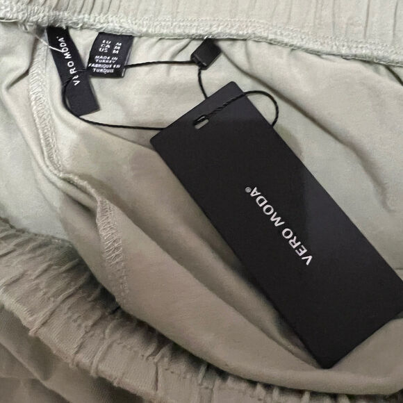 Vero Moda NWT Juna Ruffle Pull On Hi Rise Shorts Sz M Elastic Waist Sage Green - Picture 5 of 6